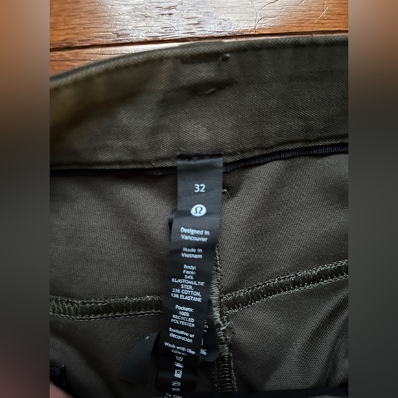 Lululemon ABC Slim Utilitech - Picture 4 of 4
